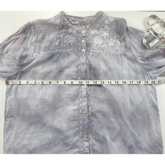 LoveShackFancy Ronda Top in Washed Denim Size Large Embroidered Peasant Tie-Dye - Picture 11 of 12